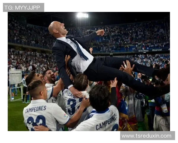 回顾98年足球盛宴那些闪耀的明星与经典瞬间